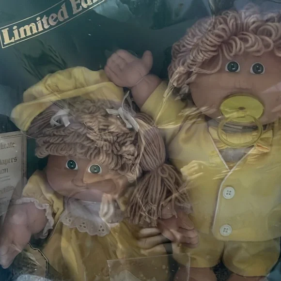 Cabbage Patch Twins 1985 still in box. - Picture 2 of 2